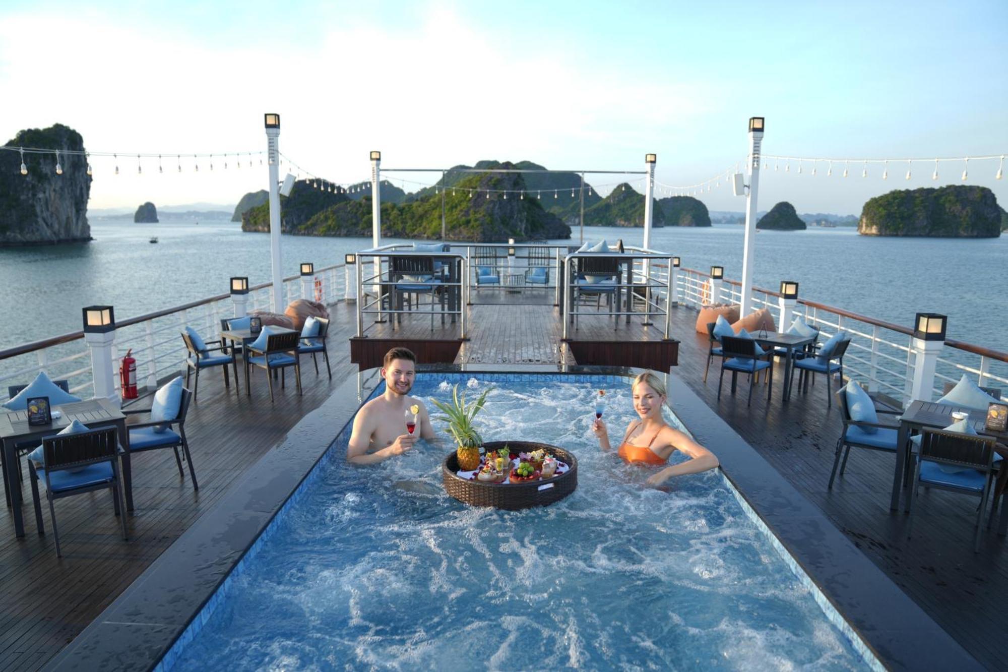 Paradise Grand Cruise - Lan Ha Bay Ха Лонг Екстериор снимка