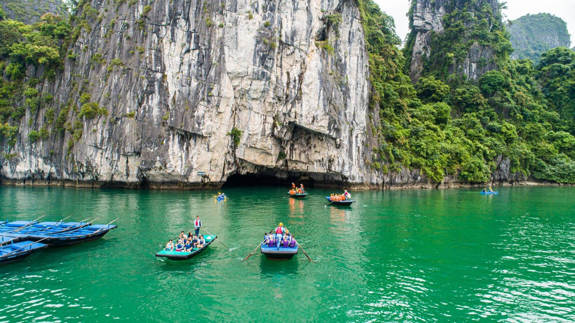 Paradise Grand Cruise - Lan Ha Bay Ха Лонг Екстериор снимка