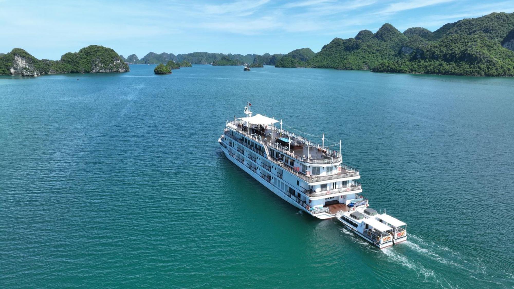 Paradise Grand Cruise - Lan Ha Bay Ха Лонг Екстериор снимка