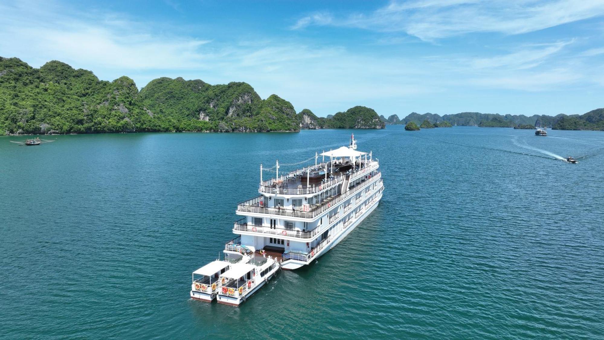 Paradise Grand Cruise - Lan Ha Bay Ха Лонг Екстериор снимка